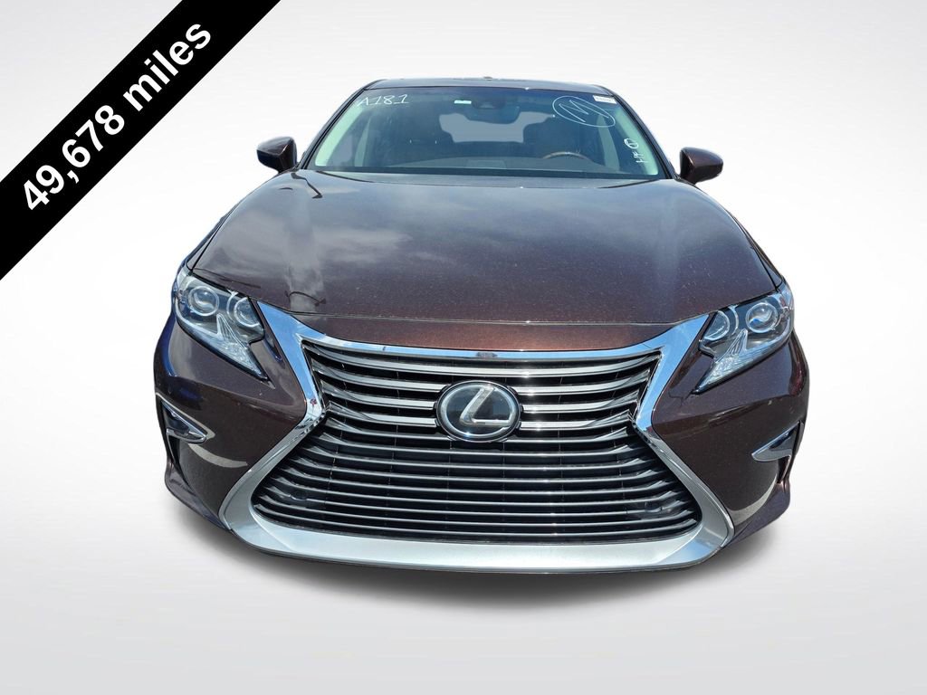 Used 2017 Lexus ES 350 w/ Luxury Package FWD image 2