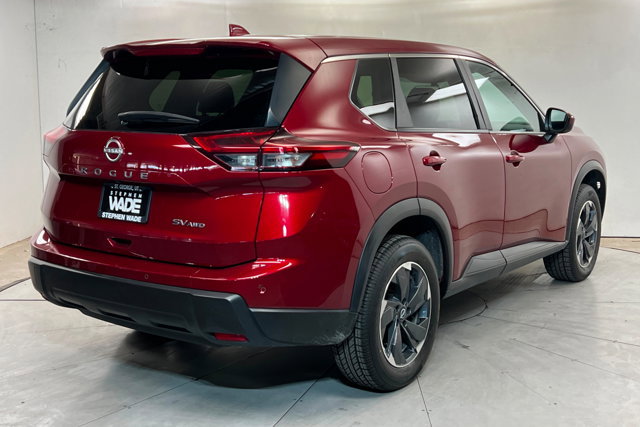 Used 2024 Nissan Rogue SV AWD/4WD image 5
