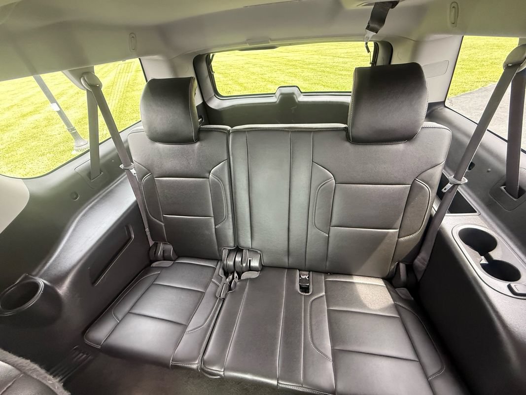Used 2016 Chevrolet Suburban LT w/ Luxury Package AWD/4WD image 13