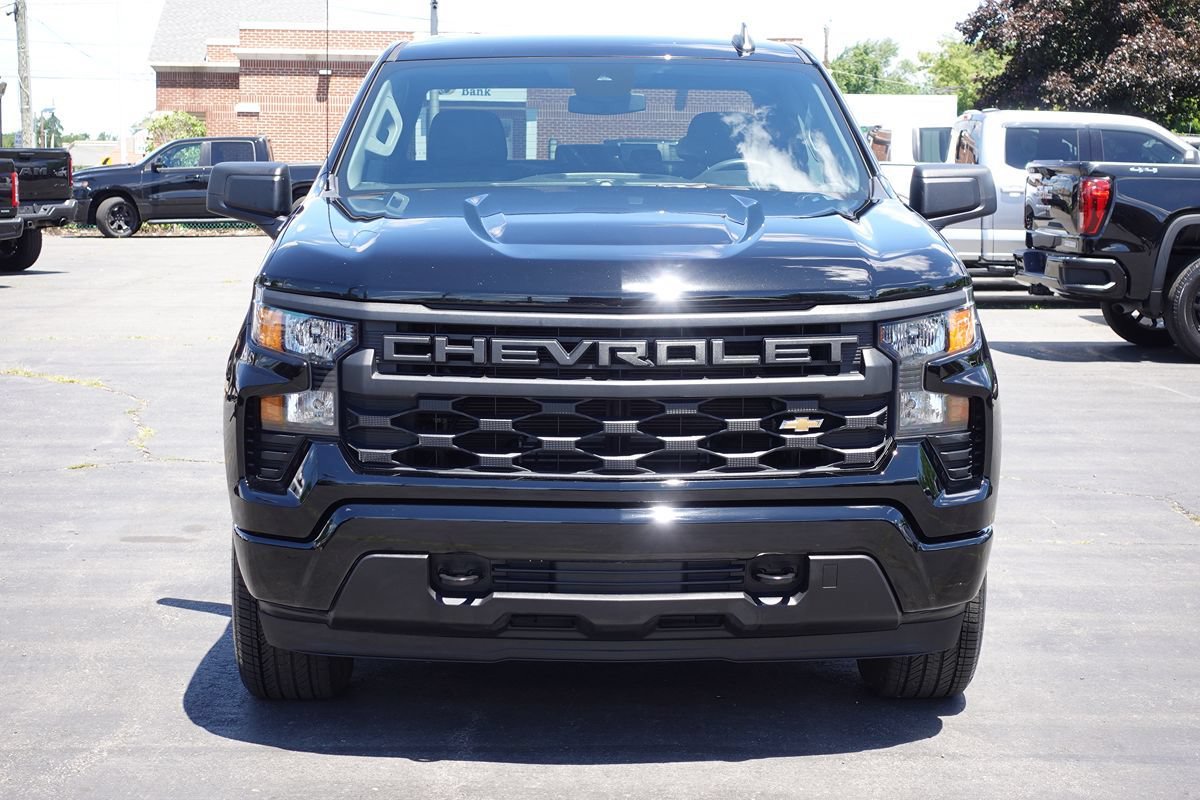 Used 2024 Chevrolet Silverado 1500 Custom AWD/4WD image 5