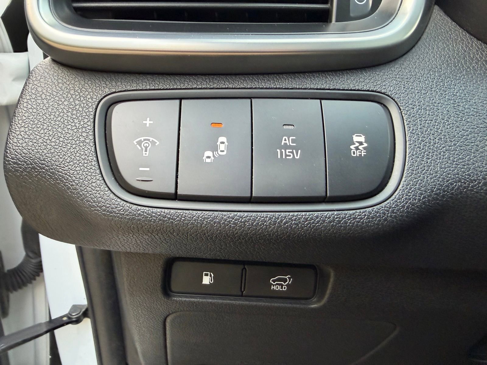 Used 2017 Kia Sorento SX image 12