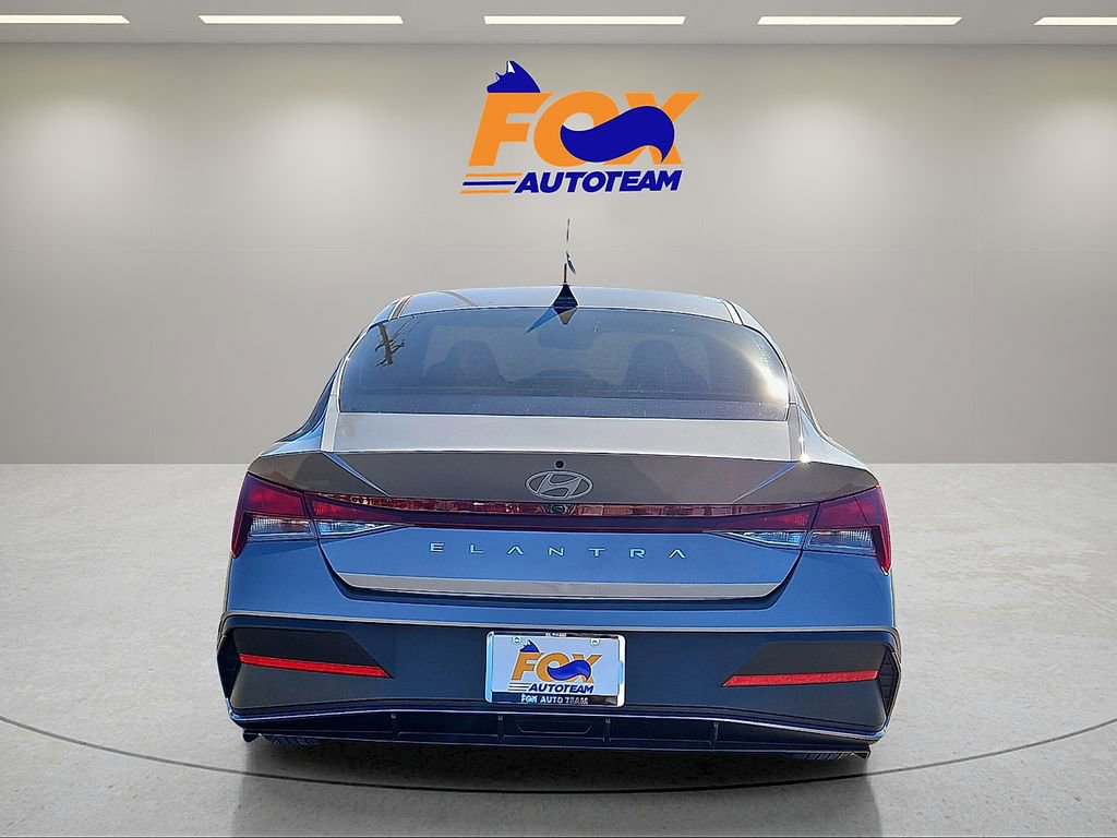 Used 2024 Hyundai Elantra SEL image 4