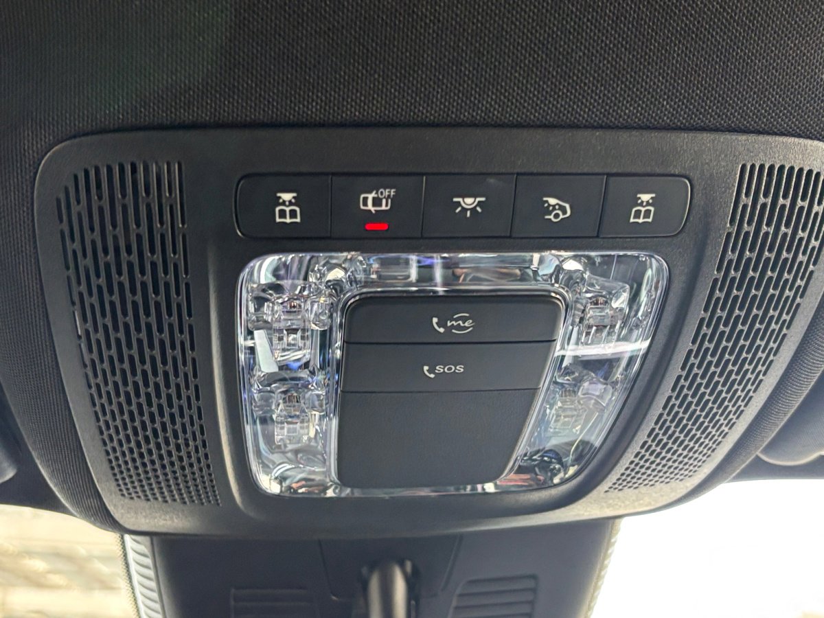 Used 2024 Mercedes-Benz GLB 250 image 7