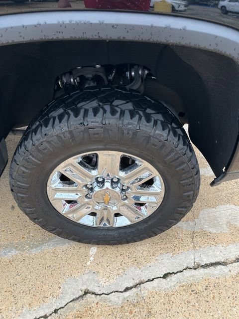 Used 2024 Chevrolet Silverado 2500 High Country w/ High Country Premium Package AWD/4WD image 12