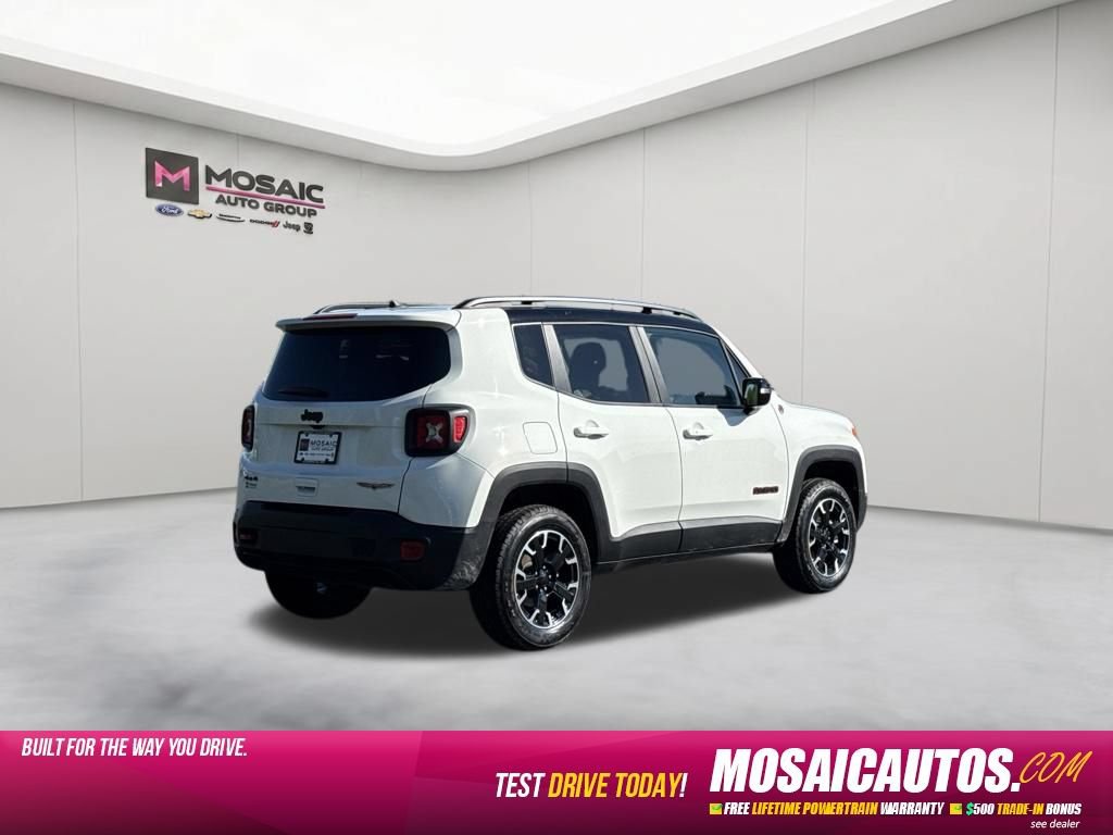 Used 2023 Jeep Renegade Trailhawk w/ Trailhawk Elite Group AWD/4WD image 7