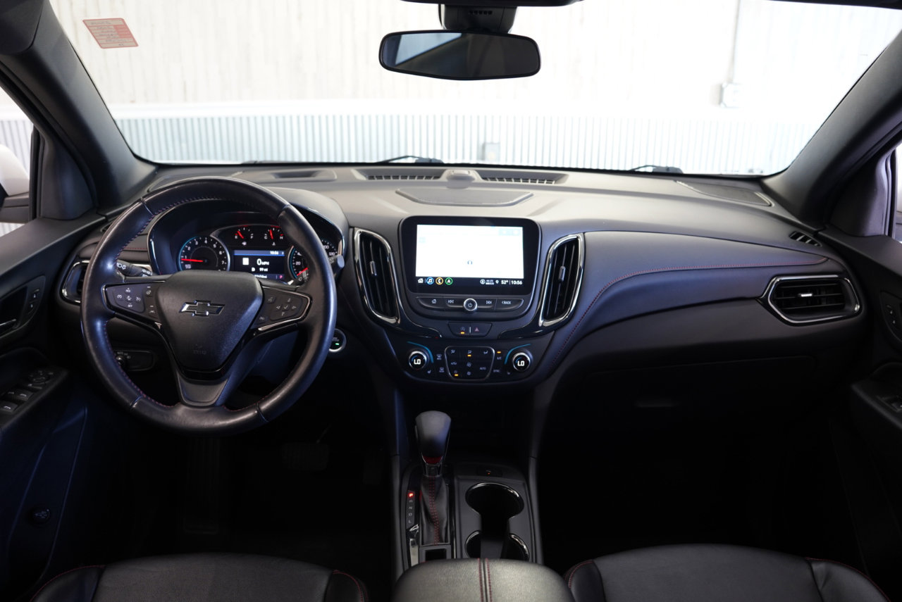 Used 2022 Chevrolet Equinox RS w/ RS Leather Package image 17