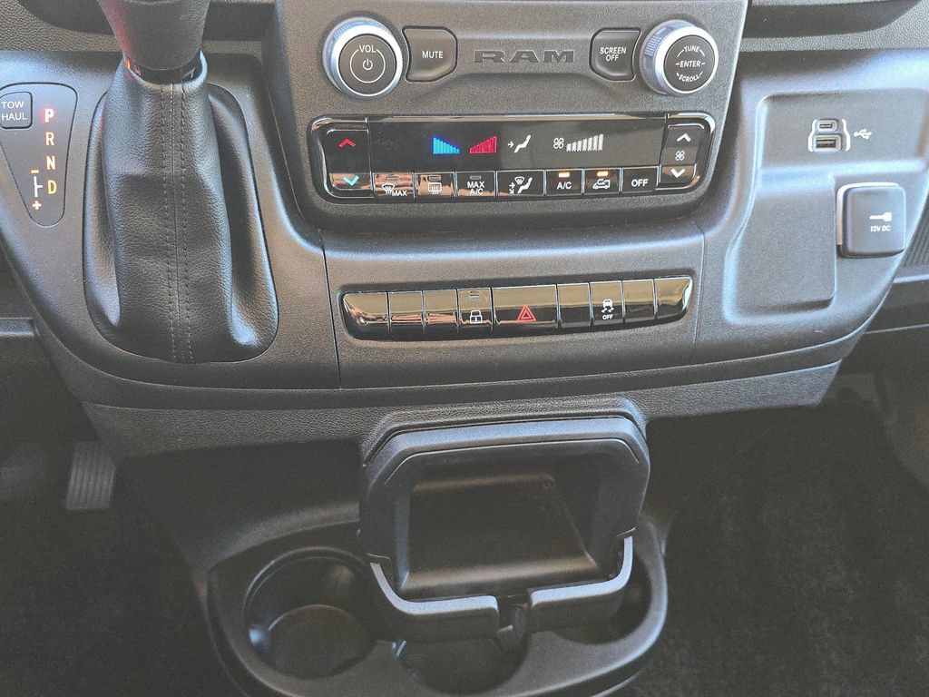 Used 2025 RAM ProMaster 2500 w/ Convenience Group FWD image 31