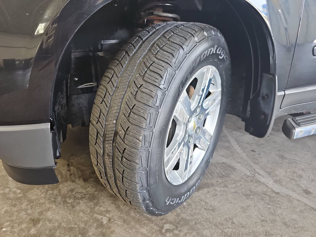 Used 2009 Chevrolet Traverse LT FWD image 32