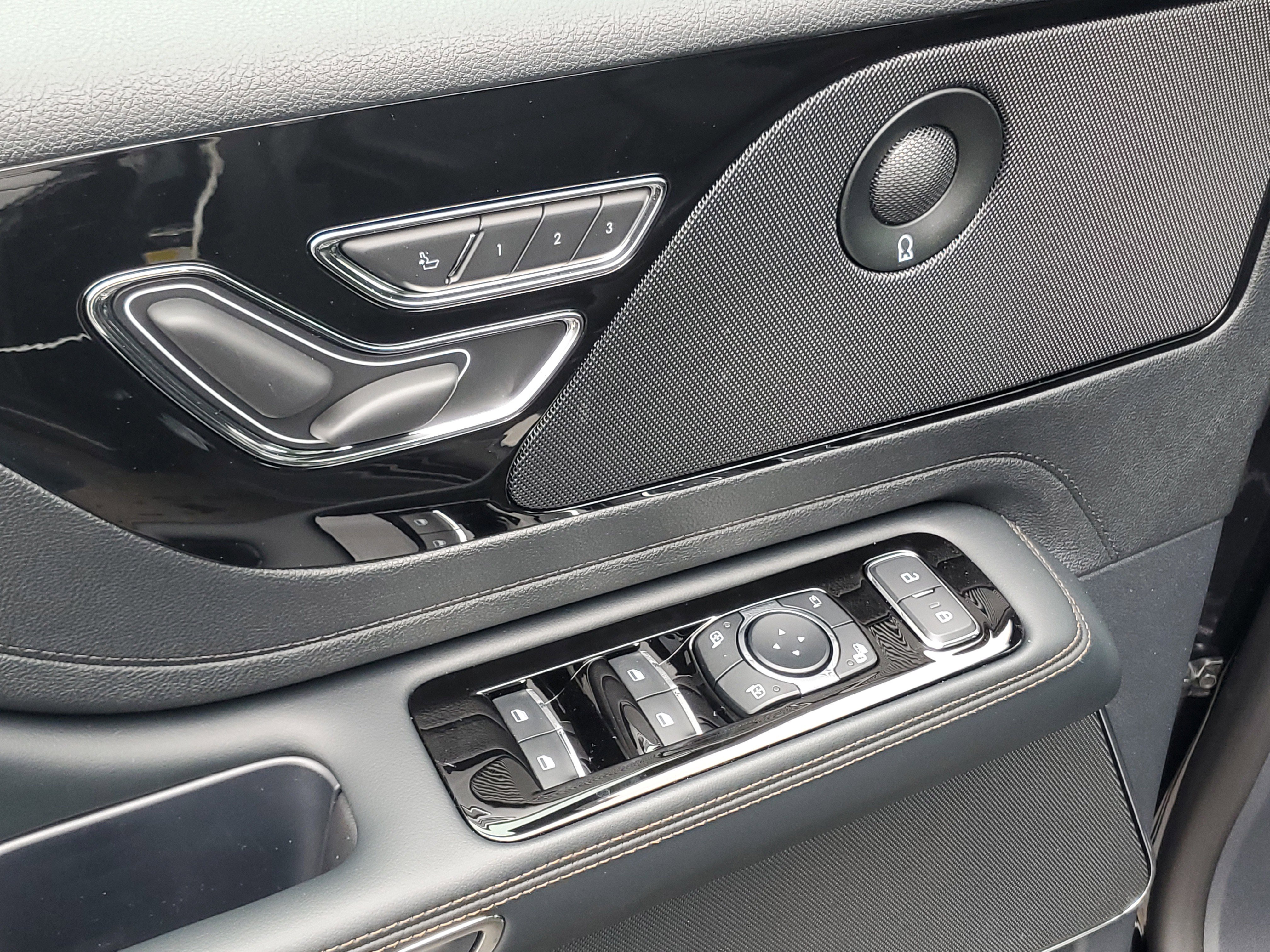 New 2026 Lincoln Aviator Reserve AWD/4WD image 9