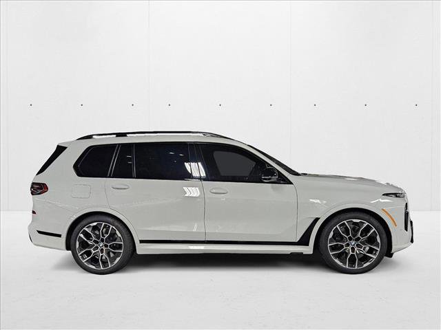 New 2025 BMW X7 M60i w/ M Sport Professional Package image 4