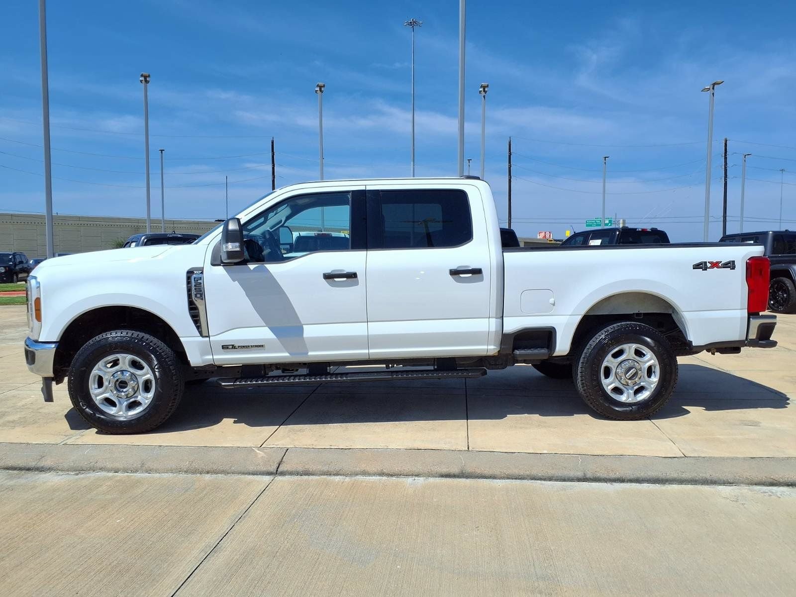 Used 2025 Ford F250 XLT AWD/4WD image 3