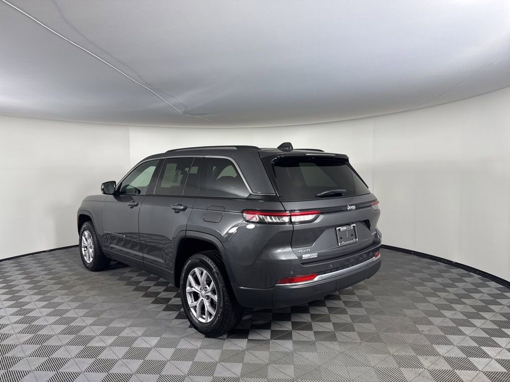Used 2022 Jeep Grand Cherokee Limited image 3