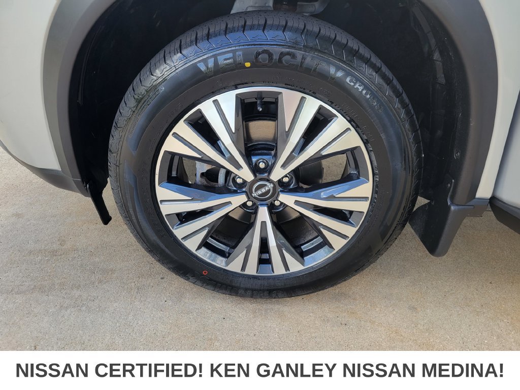 Certified 2023 Nissan Rogue SV w/ SV Premium B Package AWD/4WD image 18