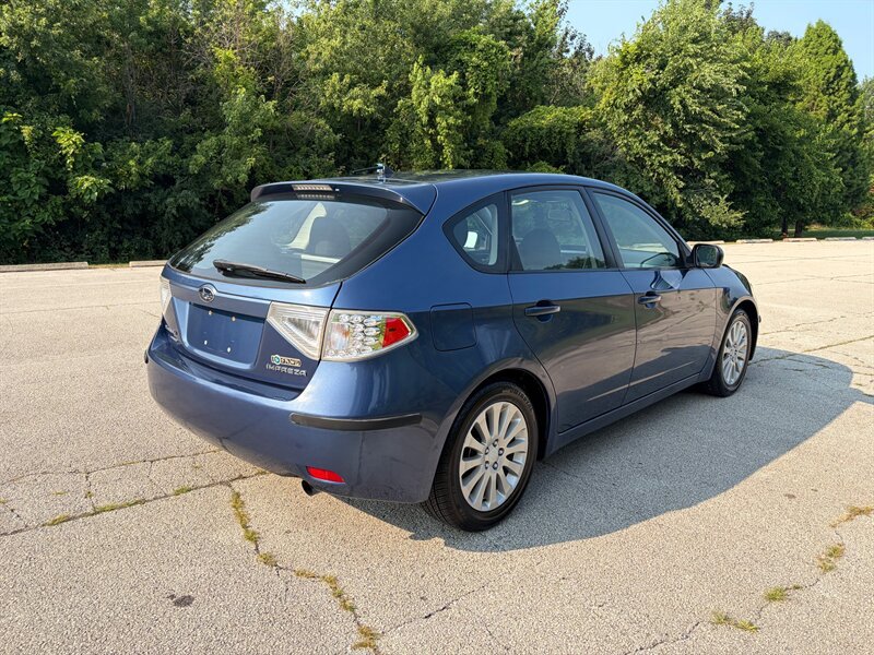 Used 2011 Subaru Impreza 2.5i Premium w/ PWR Moonroof Value Pkg AWD/4WD image 5