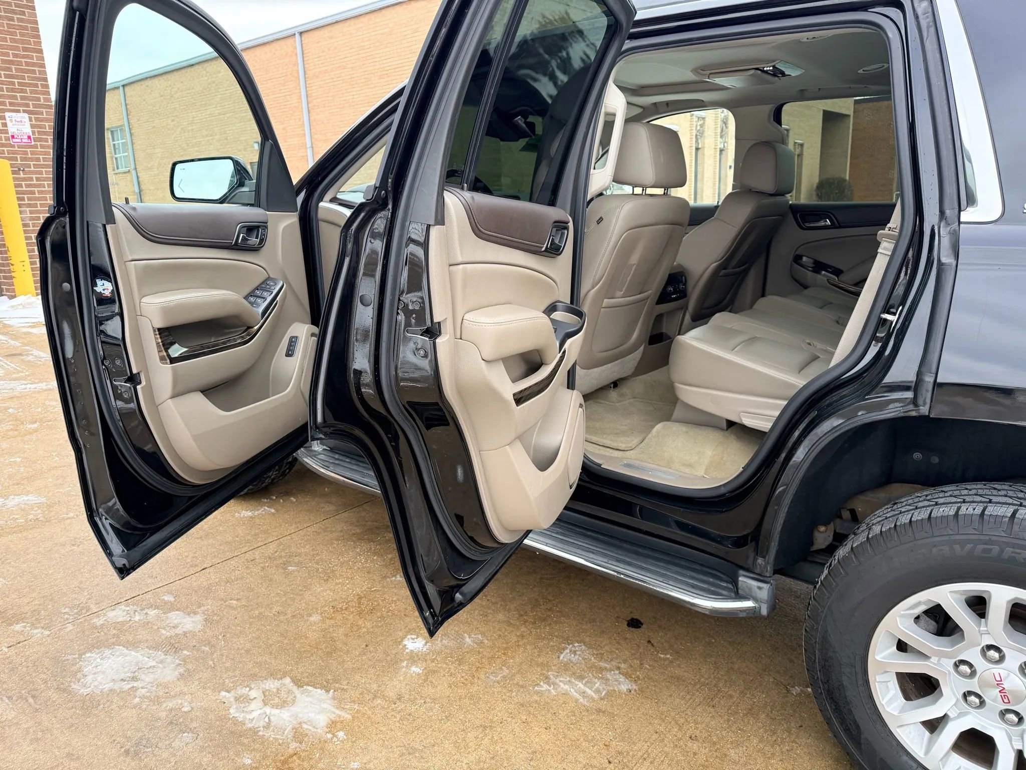 Used 2015 GMC Yukon SLT w/ Open Road Package image 7