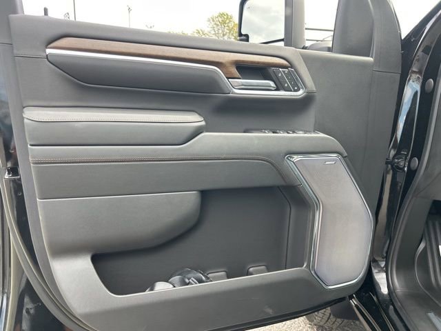 Used 2024 Chevrolet Silverado 3500 High Country w/ High Country Premium Package image 11