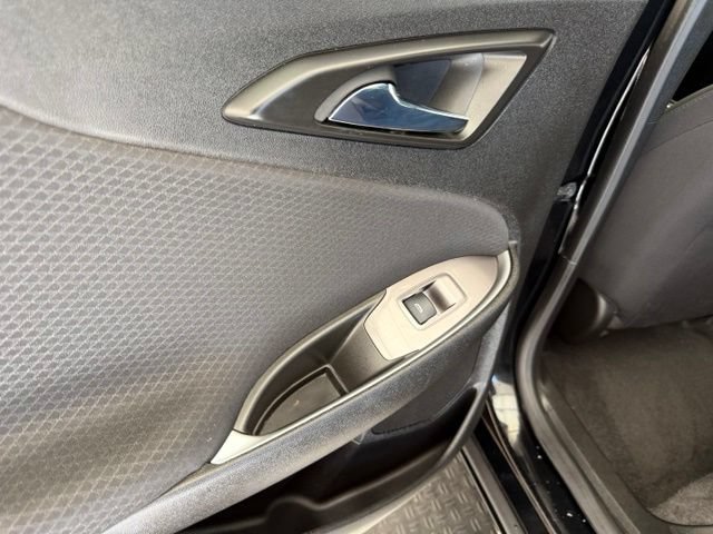 Used 2023 Chevrolet Malibu LT FWD image 18