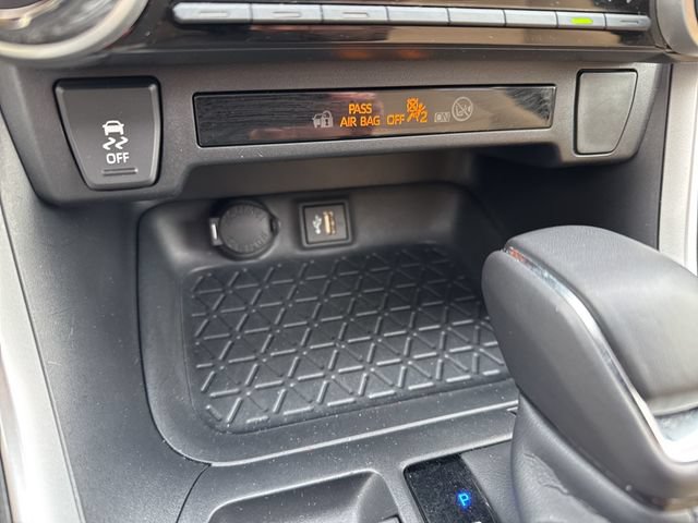 Used 2025 Toyota RAV4 XLE Premium AWD/4WD image 35