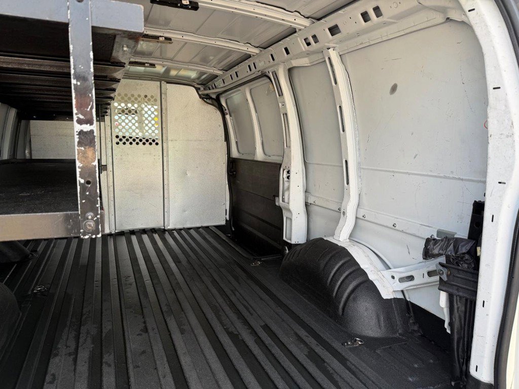 Used 2019 Chevrolet Express 2500 image 31