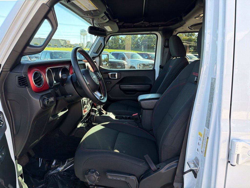 Used 2020 Jeep Gladiator Rubicon w/ Cold Weather Group AWD/4WD image 13