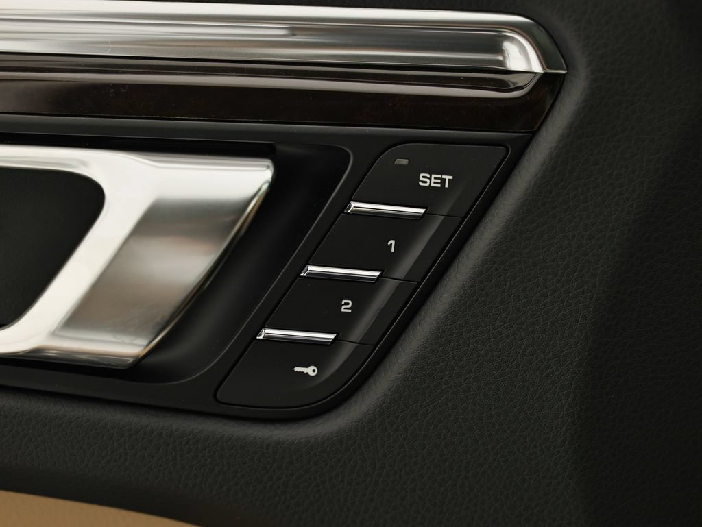 New 2026 Porsche Macan AWD/4WD image 19