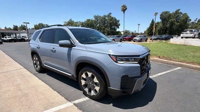 New 2026 Honda Pilot Touring image 2