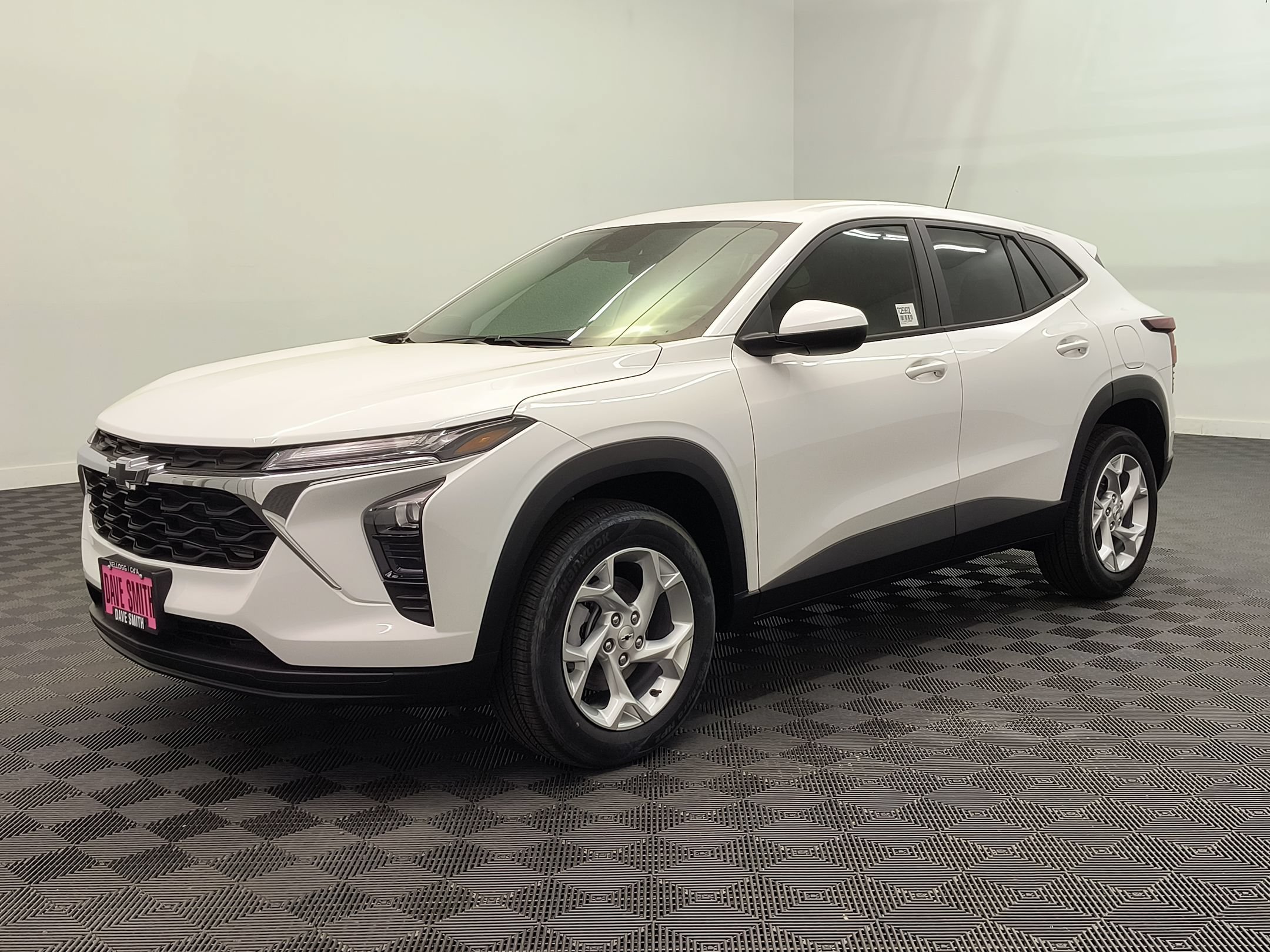 New 2026 Chevrolet Trax LS w/ LS Convenience Package FWD image 1
