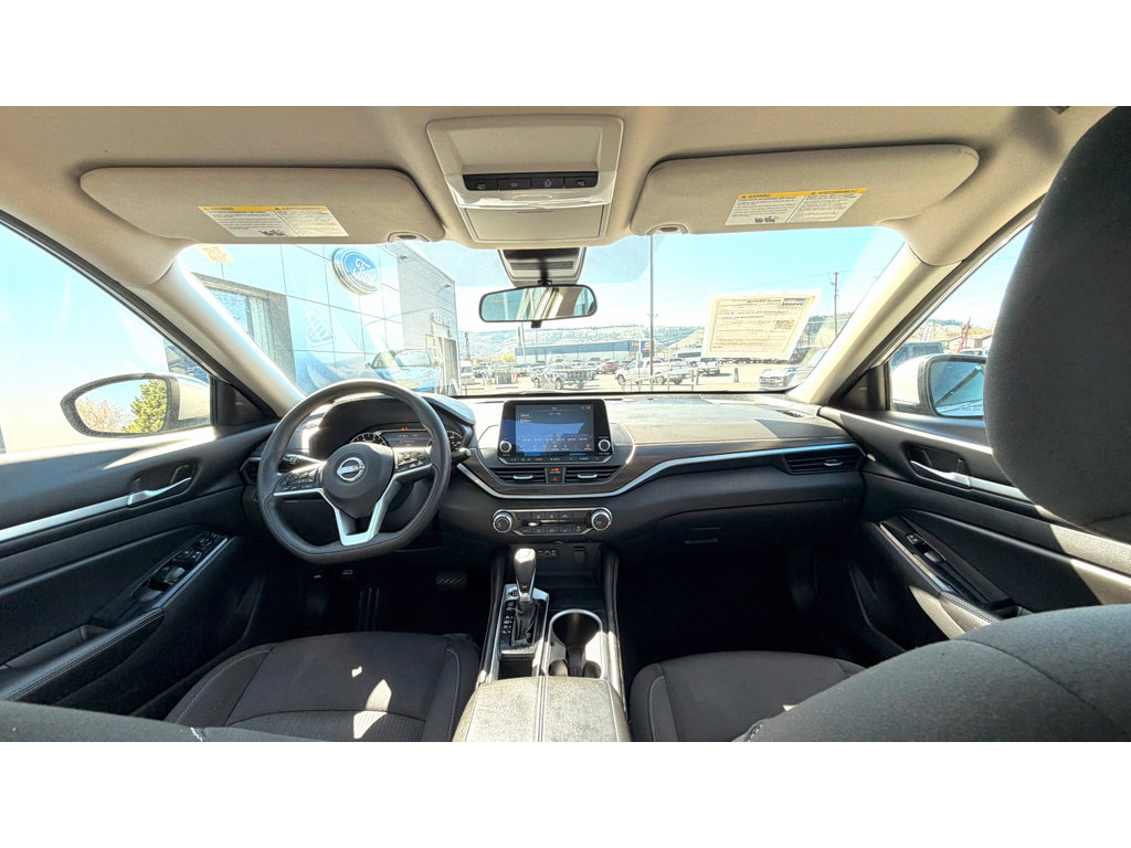 Used 2023 Nissan Altima 2.5 SV FWD image 11