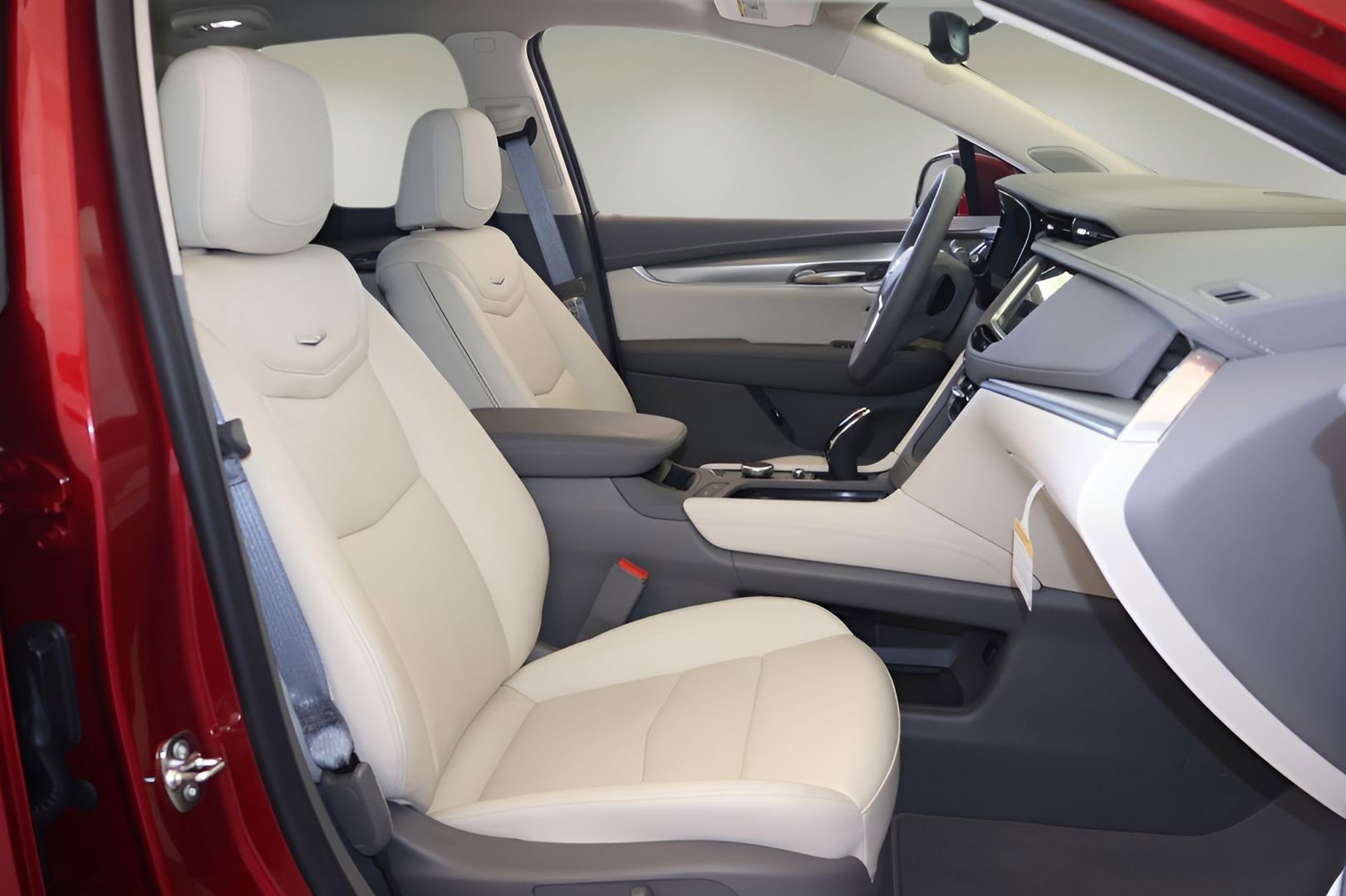 New 2026 Cadillac XT5 Premium Luxury w/ Driver Assist Package FWD image 17