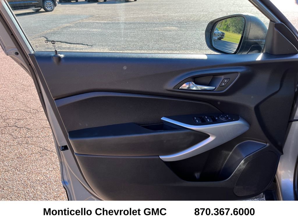 Used 2024 Chevrolet Trax LS FWD image 9
