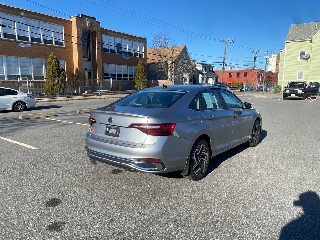 Used 2024 Volkswagen Jetta SEL image 5