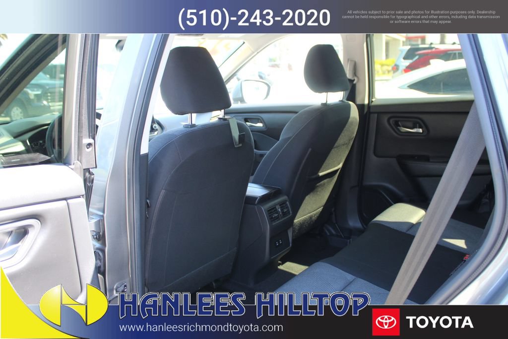 Used 2024 Nissan Rogue SV AWD/4WD image 17