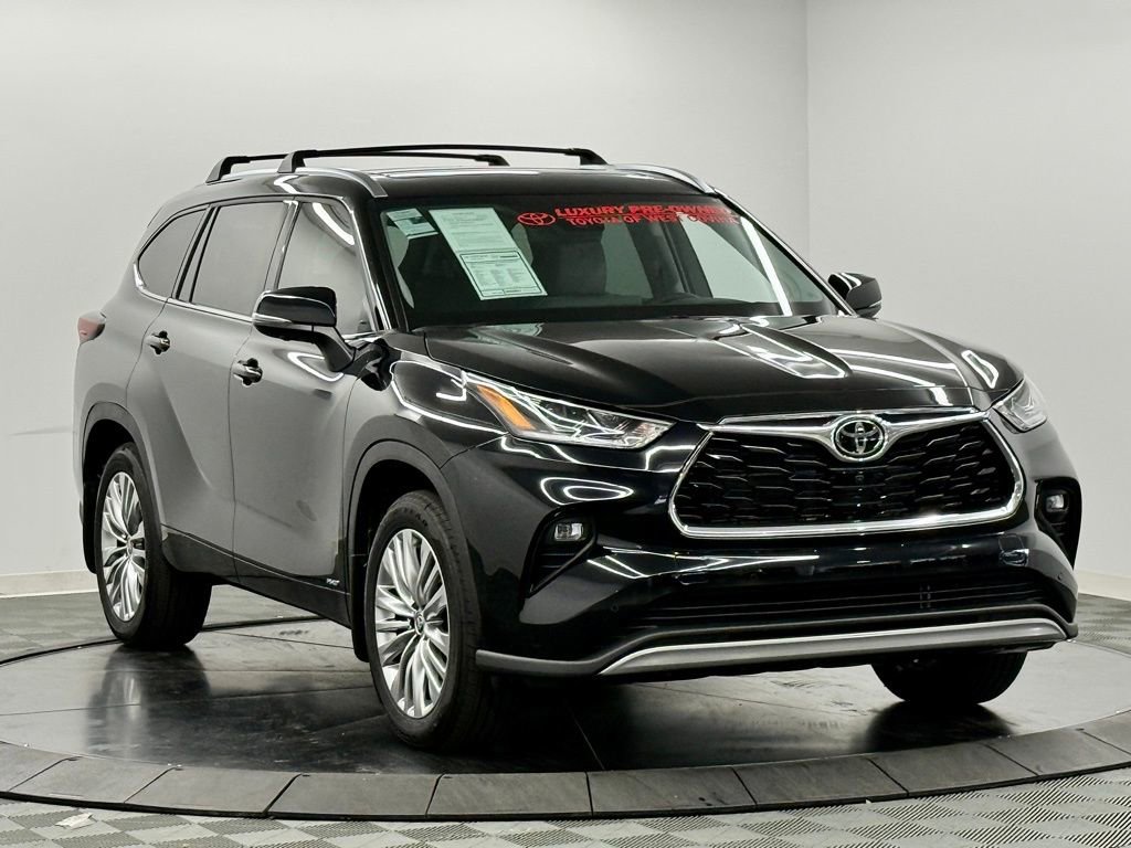 Used 2026 Toyota Highlander Platinum image 6