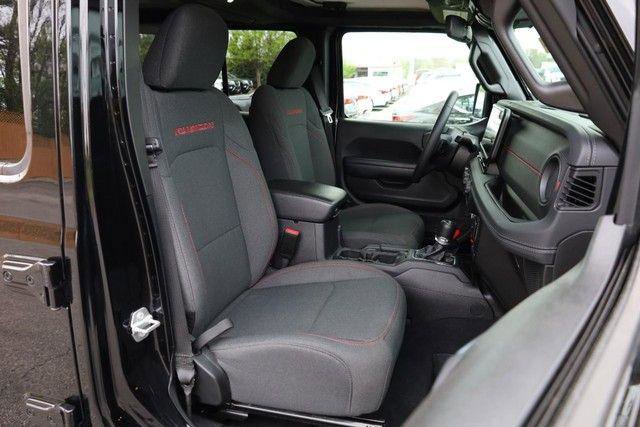 Used 2025 Jeep Wrangler Unlimited Rubicon AWD/4WD image 24