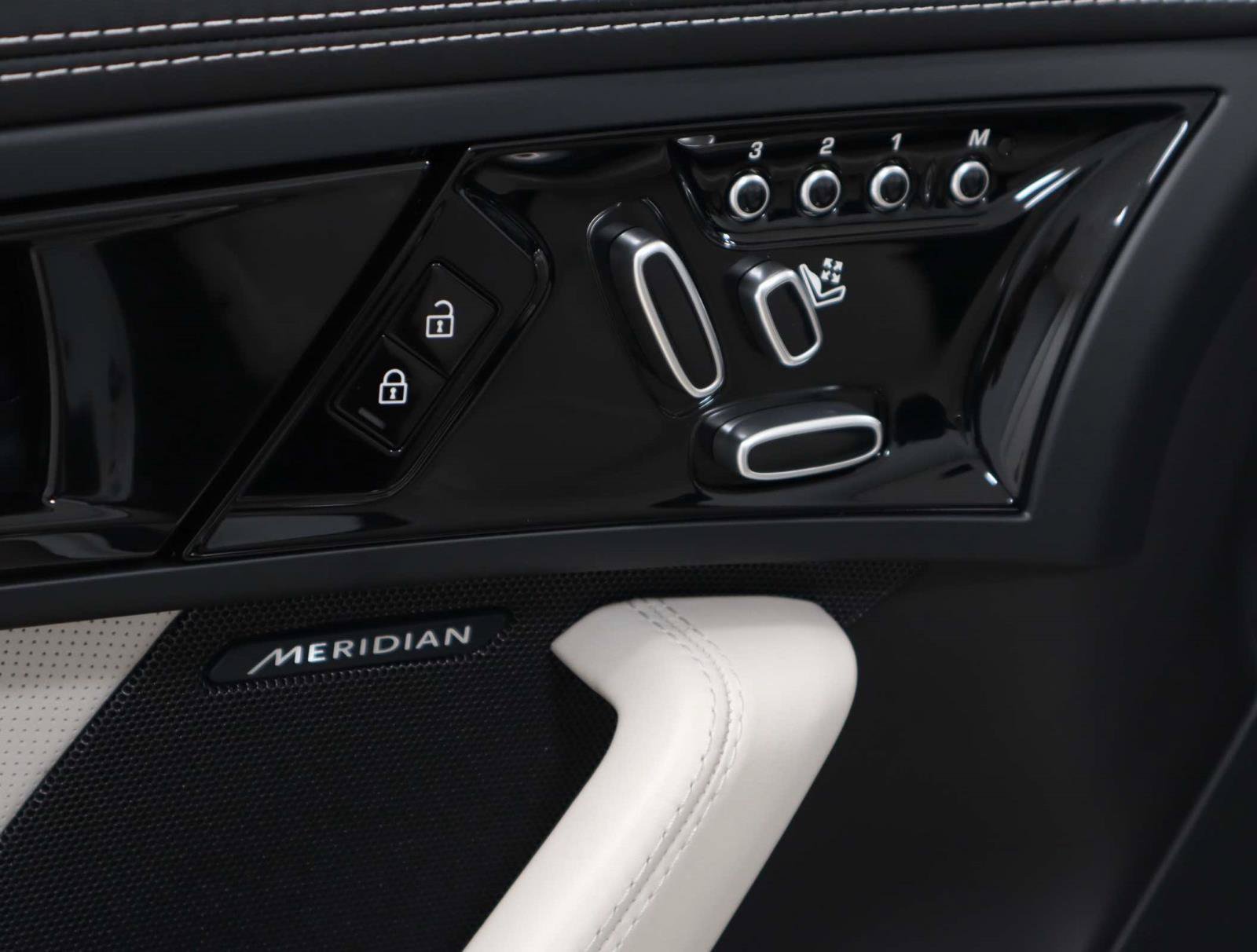 Used 2024 Jaguar F-TYPE Convertible AWD image 24