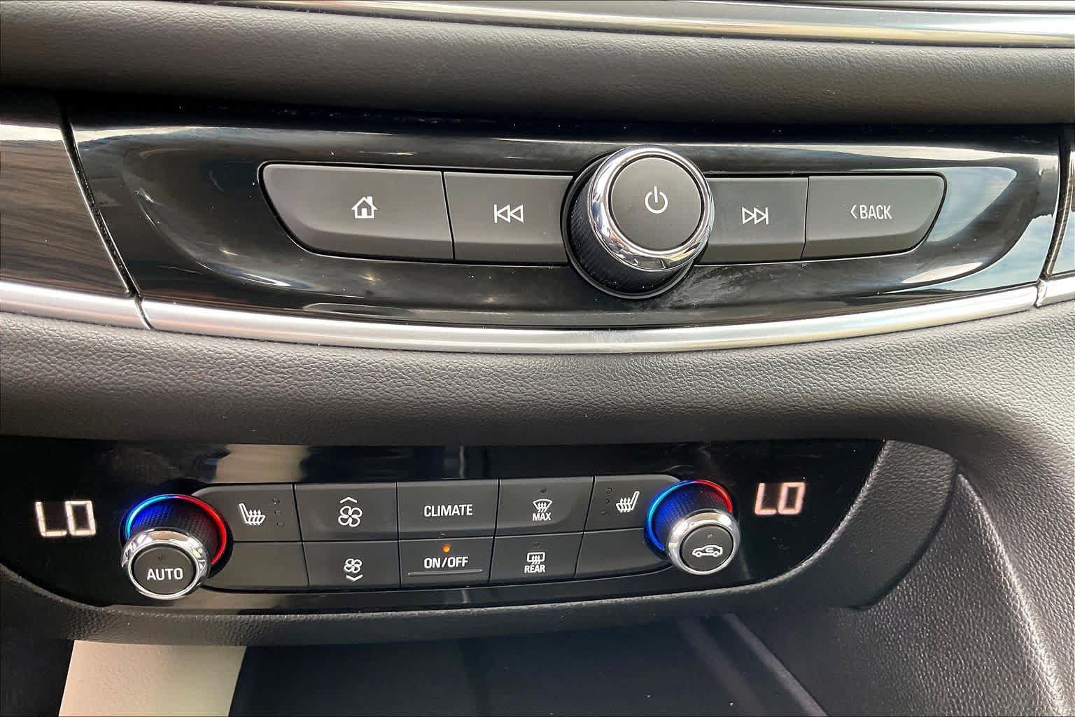 Used 2019 Buick Enclave Essence w/ Trailering Package, 5000 lbs. FWD image 32
