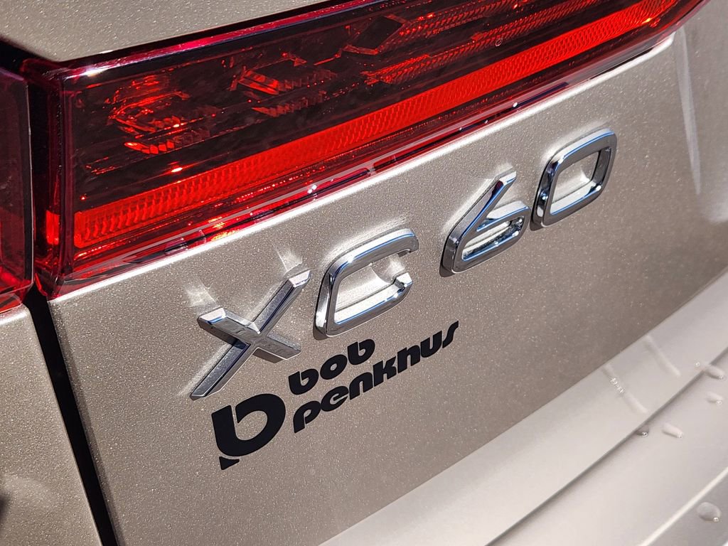New 2026 Volvo XC60 T8 Ultra w/ Climate Package image 31
