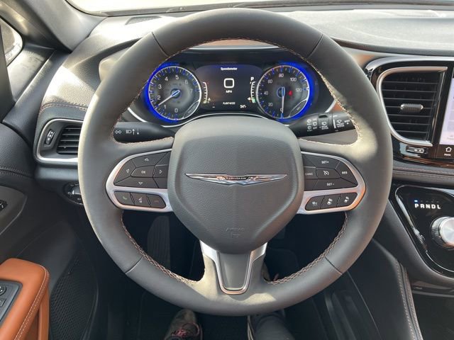 New 2026 Chrysler Pacifica Pinnacle w/ Trailer Tow Group FWD image 11