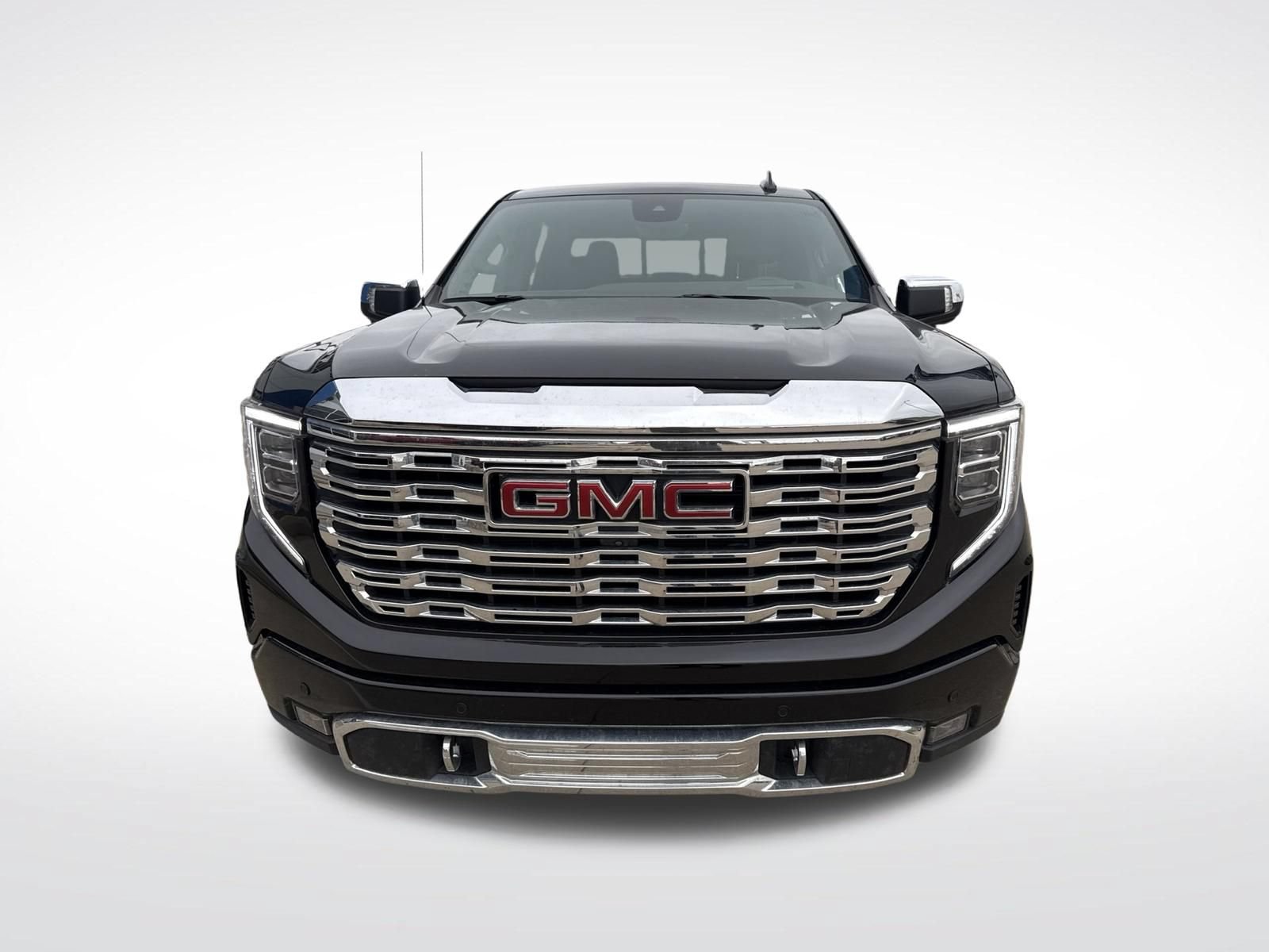 Used 2023 GMC Sierra 1500 Denali w/ Technology Package AWD/4WD image 2