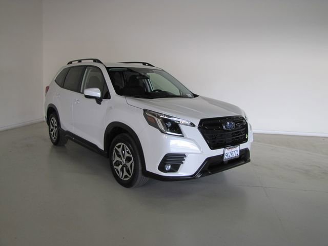 Used 2024 Subaru Forester Premium image 3