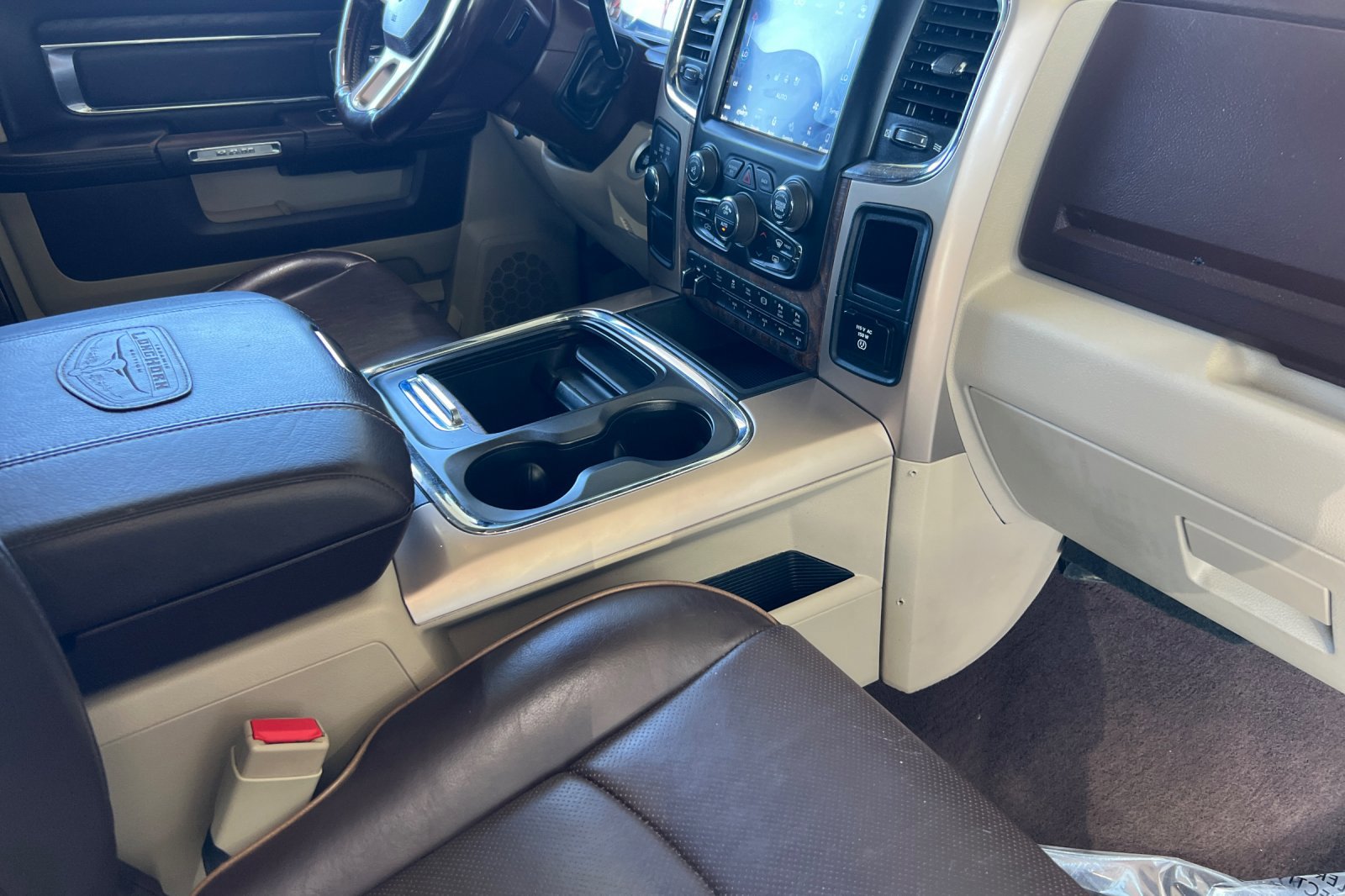 Used 2018 RAM 3500 Laramie Longhorn image 13