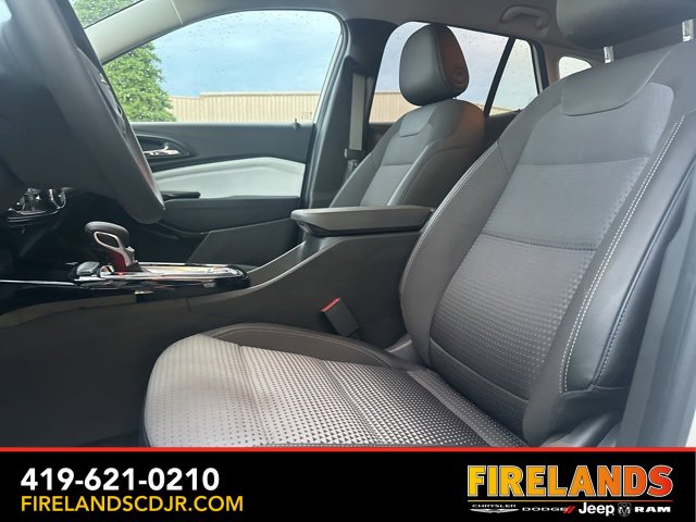 Used 2025 Chevrolet Trax LT image 14