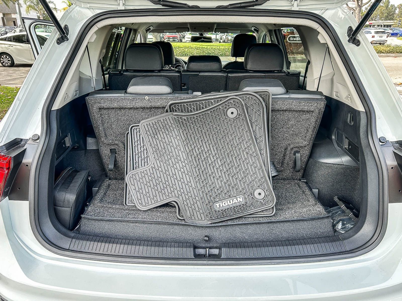 Used 2020 Volkswagen Tiguan SE FWD image 27