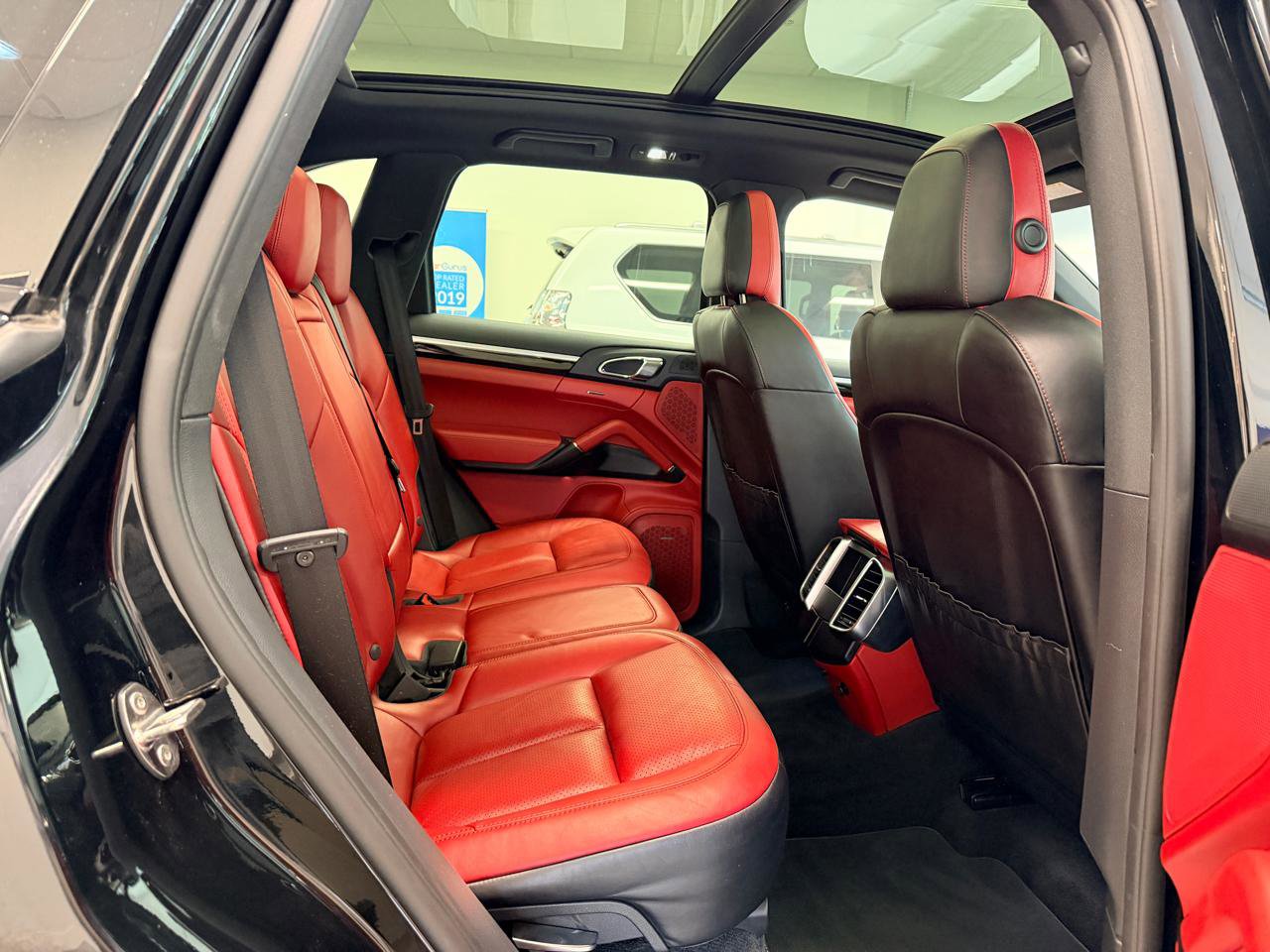 Used 2016 Porsche Cayenne S AWD/4WD image 34