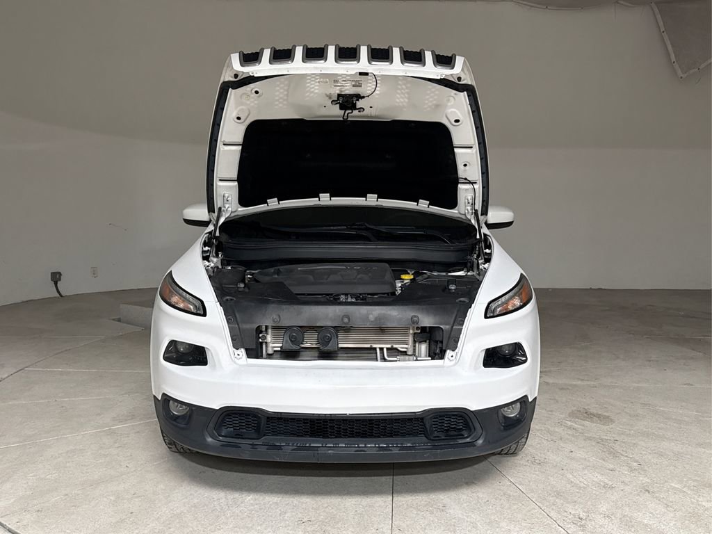 Used 2018 Jeep Cherokee Latitude image 14