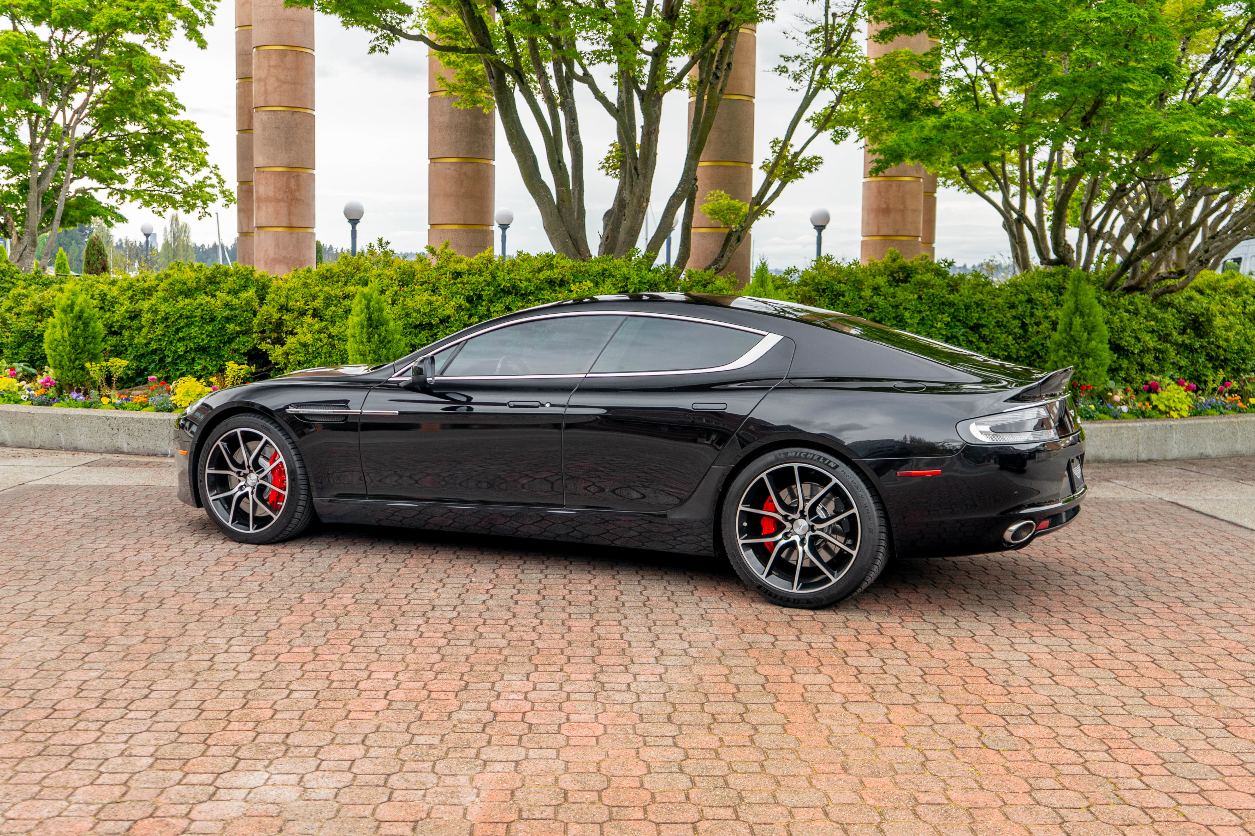 Used 2016 Aston Martin Rapide S RWD image 2