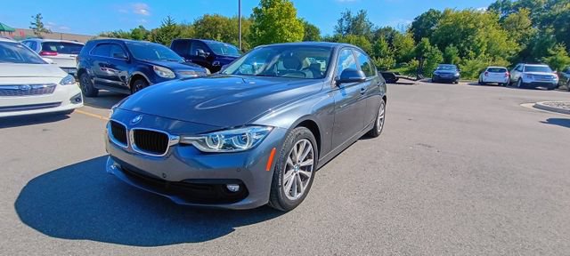 Used 2018 BMW 320i xDrive Sedan AWD/4WD image 1