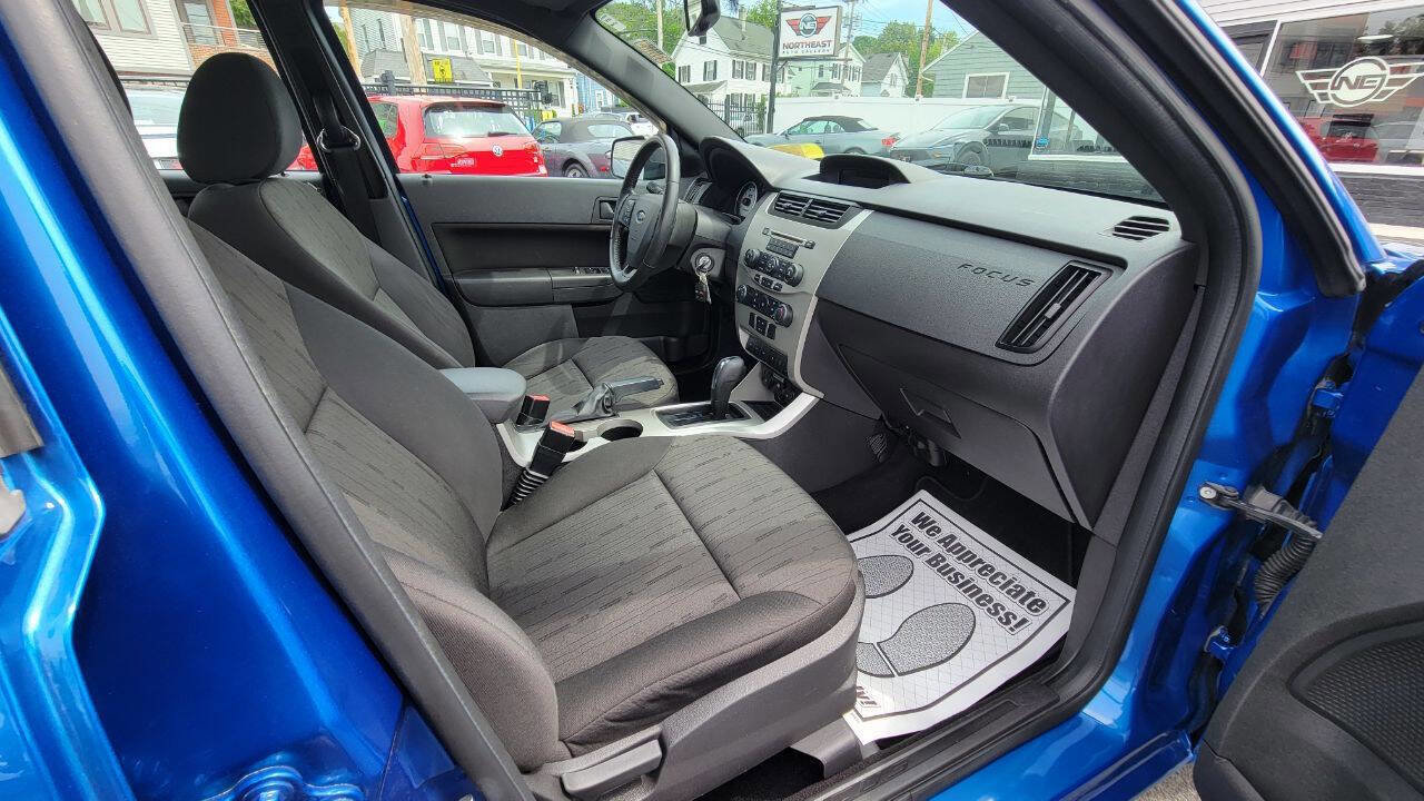 Used 2010 Ford Focus SE FWD image 17