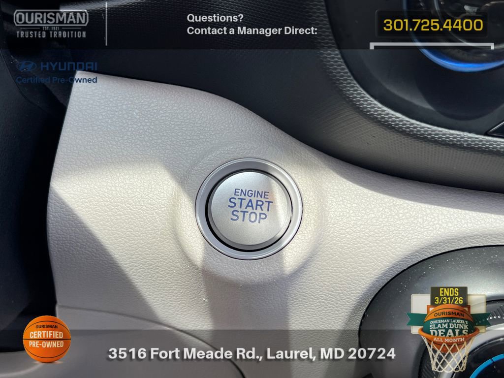 Certified 2025 Hyundai Venue SEL image 20