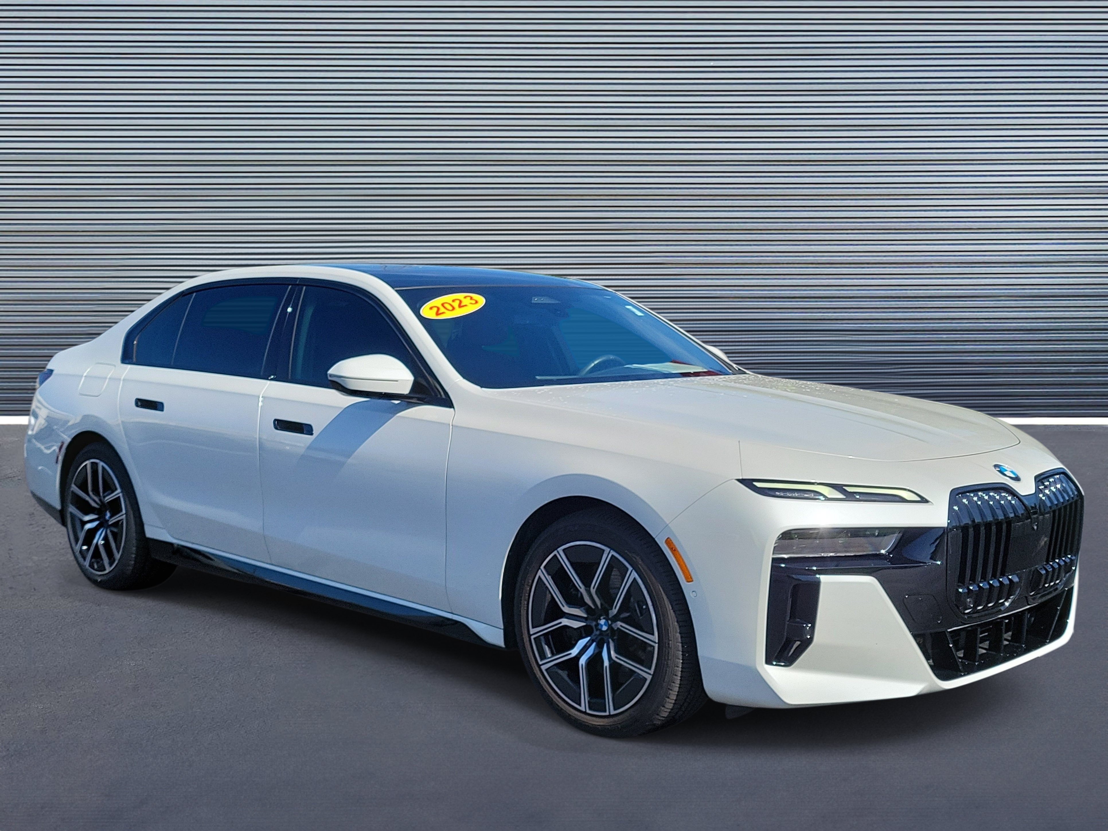 Used 2023 BMW 740i w/ Parking Assistance Package RWD image 2
